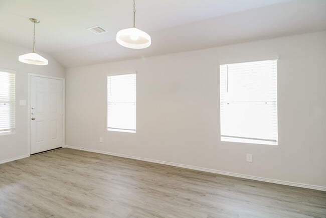 Building Photo - 2416 Bull Trout Dr