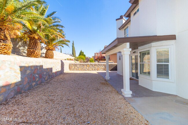 Foto del edificio - 1325 John Ring Ln