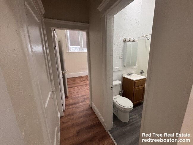 Foto del edificio - 99 Brainerd Rd