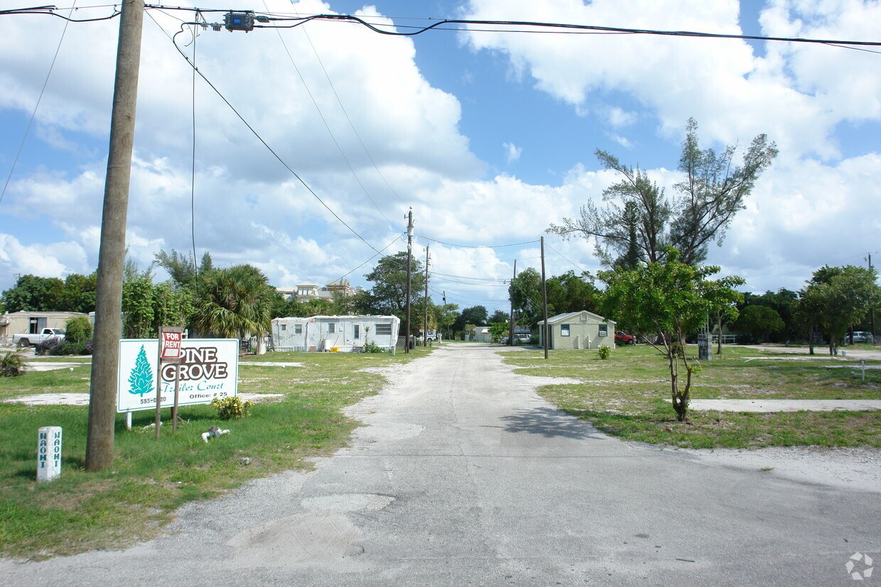 Primary Photo - Pine Grove Trailer Court