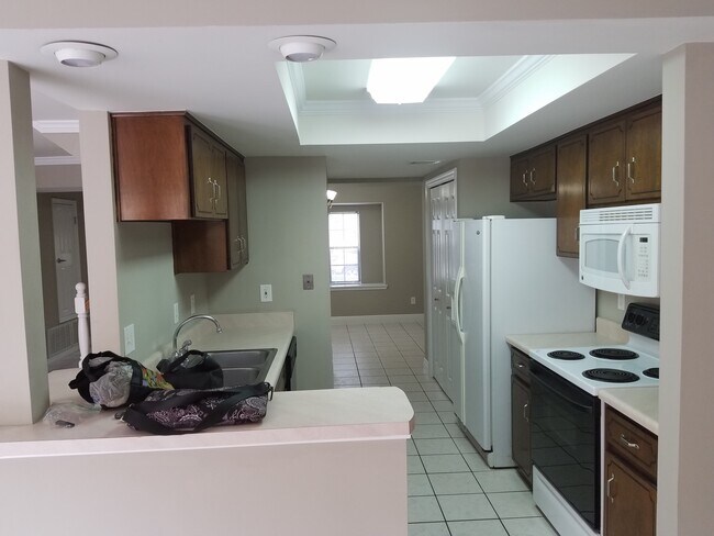 Kithcen - 8412 Williamsburg Cir