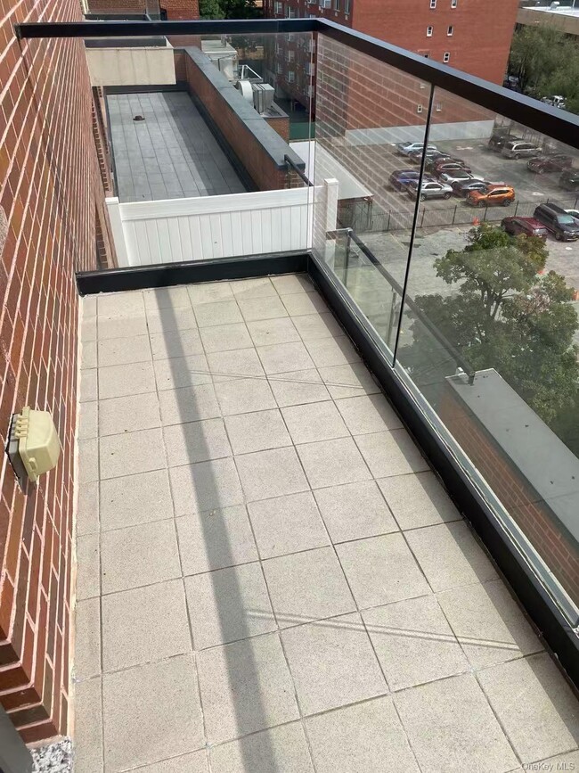 Building Photo - 136-46 41st Ave