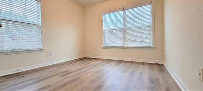 Building Photo - 6075 Kearny Ln