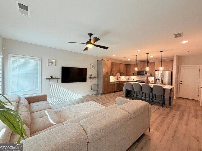 Building Photo - 1971 Drew Dr