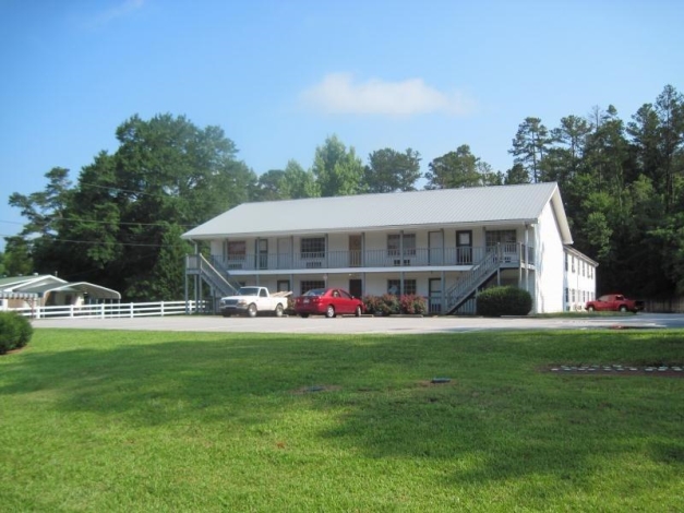 Primary Photo - Breezeway Apartments