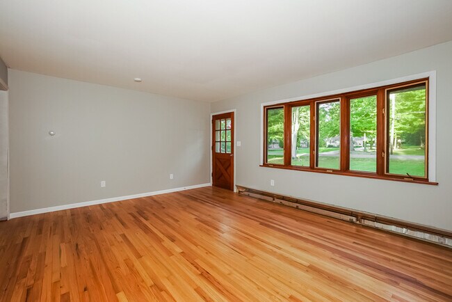 Foto del edificio - 8240 Timberlane Dr