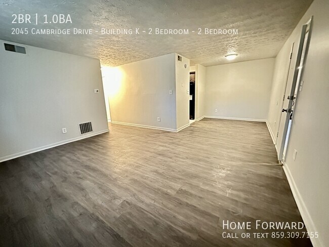 Foto del edificio - 2045 Cambridge Dr