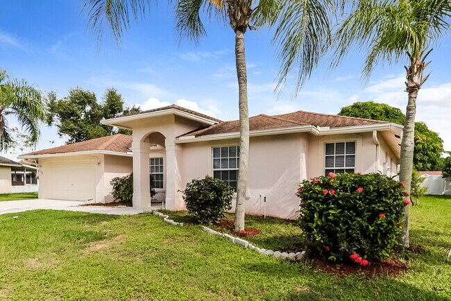 Foto del edificio - 116 Brook Woode Ave