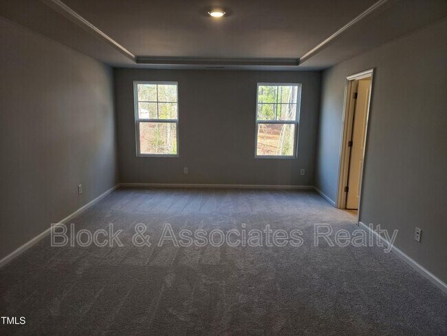 Building Photo - 428 Deercroft Dr
