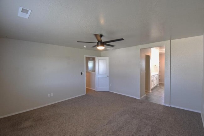 Building Photo - 6825 S Allegiance Ave