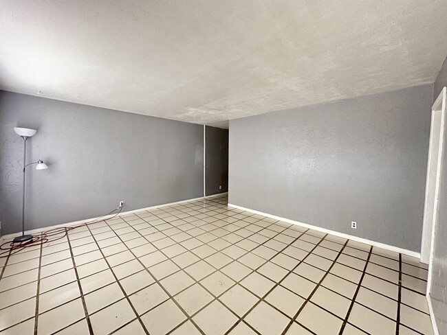 Foto del edificio - 2604 W Ohio Ave