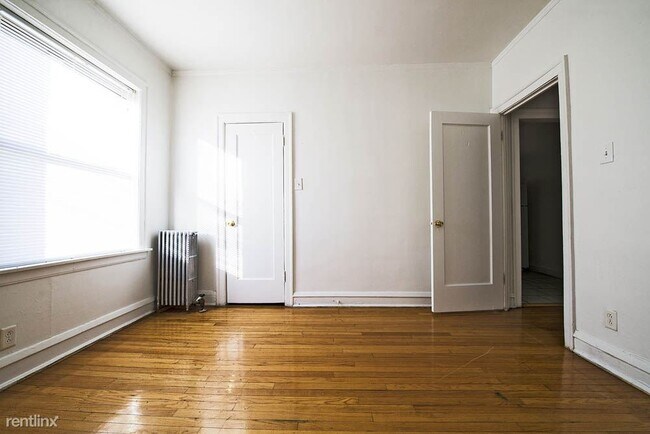 Building Photo - 2 br, 1 bath Apartment - 1717 W 77th St