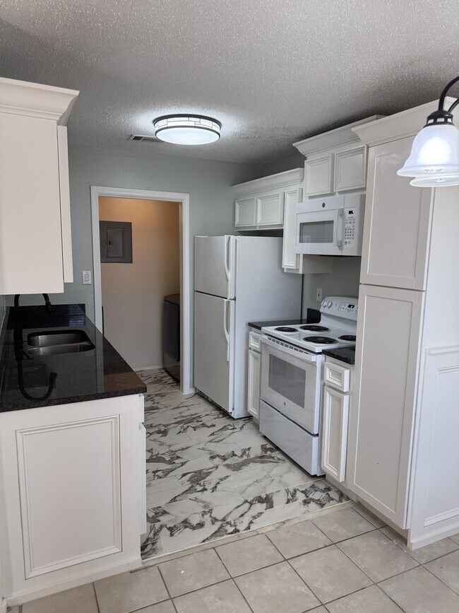 Foto del edificio - 10604 Sharp Blvd