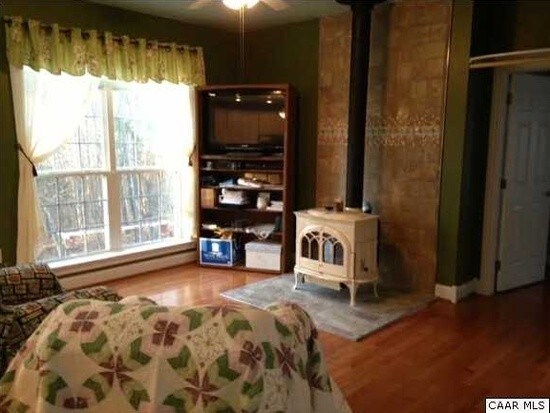 Foto del edificio - 126 Byrd Point Ln