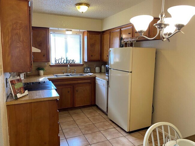 Foto del edificio - 1208 C NE Aspen C