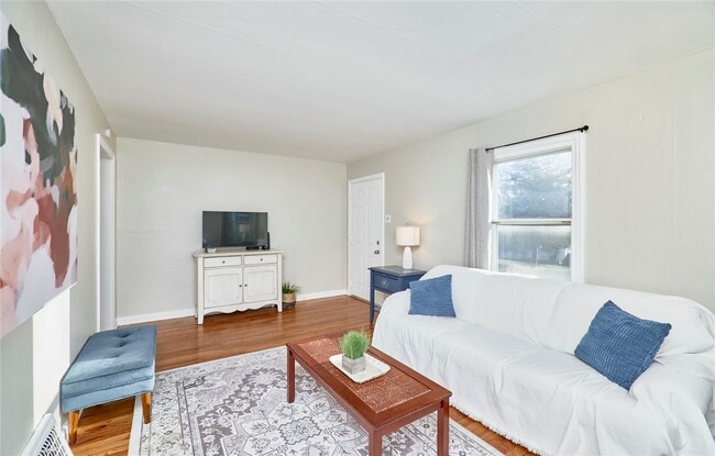 Building Photo - 3135 La Vista Dr