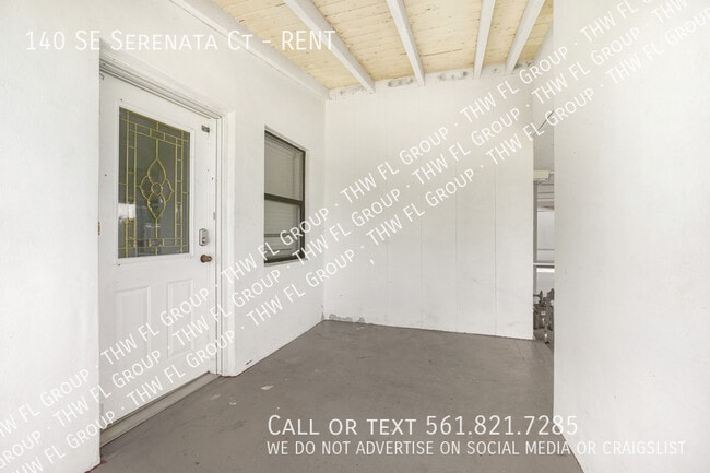 Building Photo - 140 SE Serenata Ct
