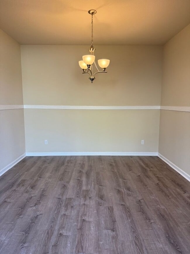 Building Photo - Gorgeous 4 Bedroom + office + loft in Boul...