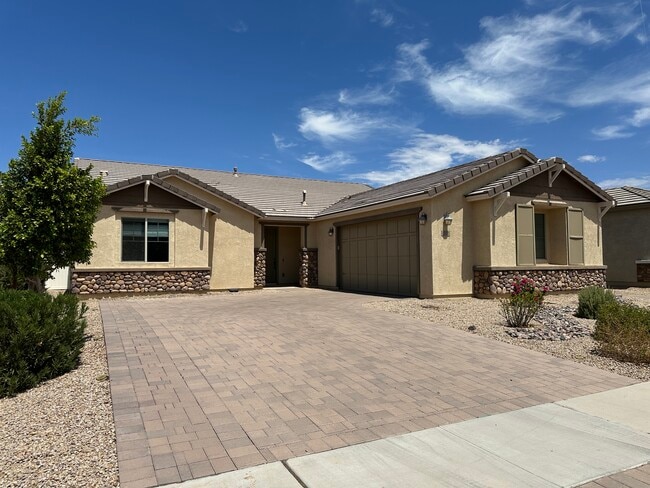 Building Photo - 2518 E Novak Way