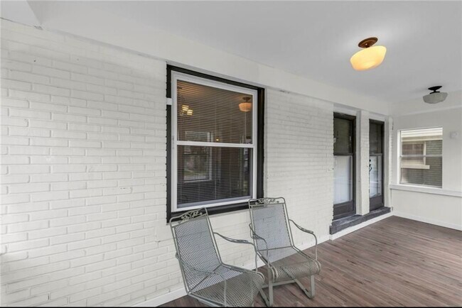 Foto del edificio - 2942 Wayne Ave