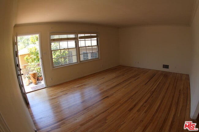 Foto del edificio - 1606 Glendon Ave
