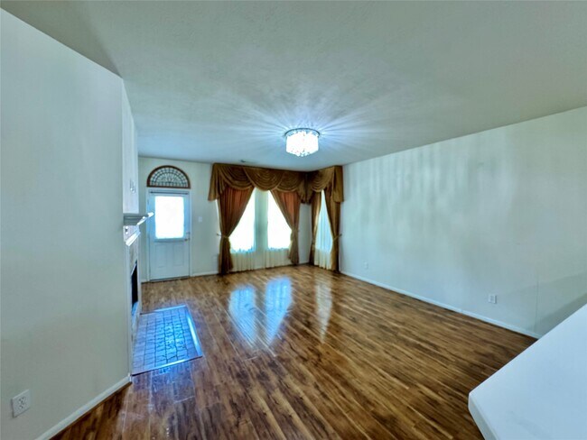 Foto del edificio - 12905 Meadow Springs Dr