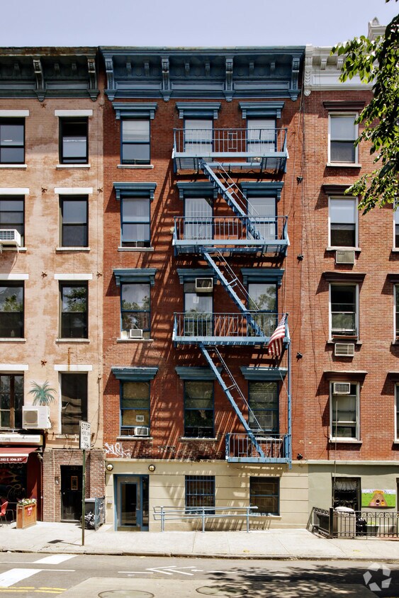 Building Photo - 295 E Tenth St