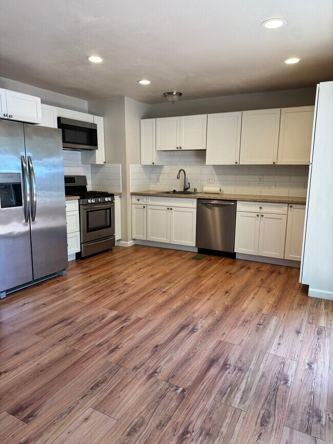 Foto del edificio - 211 Mulberry Ln