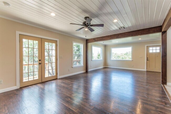 Building Photo - 21316 Crestmont