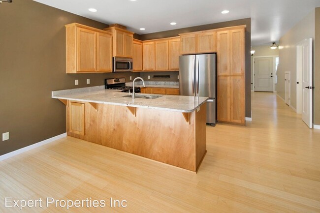 Building Photo - 2 br, 2.5 bath House - 109 McCully