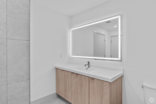 1 habitación, 1 baño, 653 pies cuadrados, baño - Gardens Residences