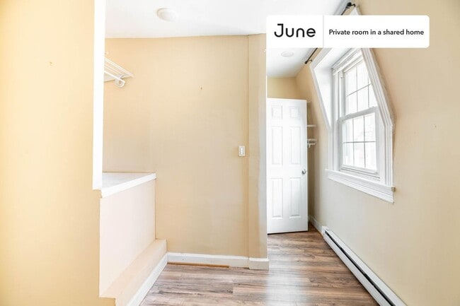 Building Photo - Room in Shared 8 bed/3.5 bath home