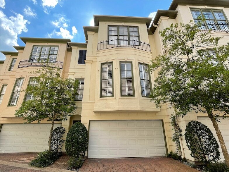 Photo - 1329 Hyde Park Boulevard Unit