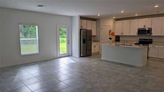 Building Photo - 581 Bell Prairie Cir