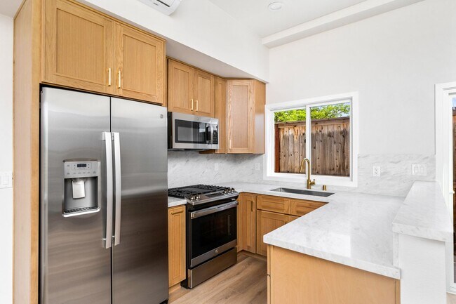 Foto del edificio - 553 N. Pine St.