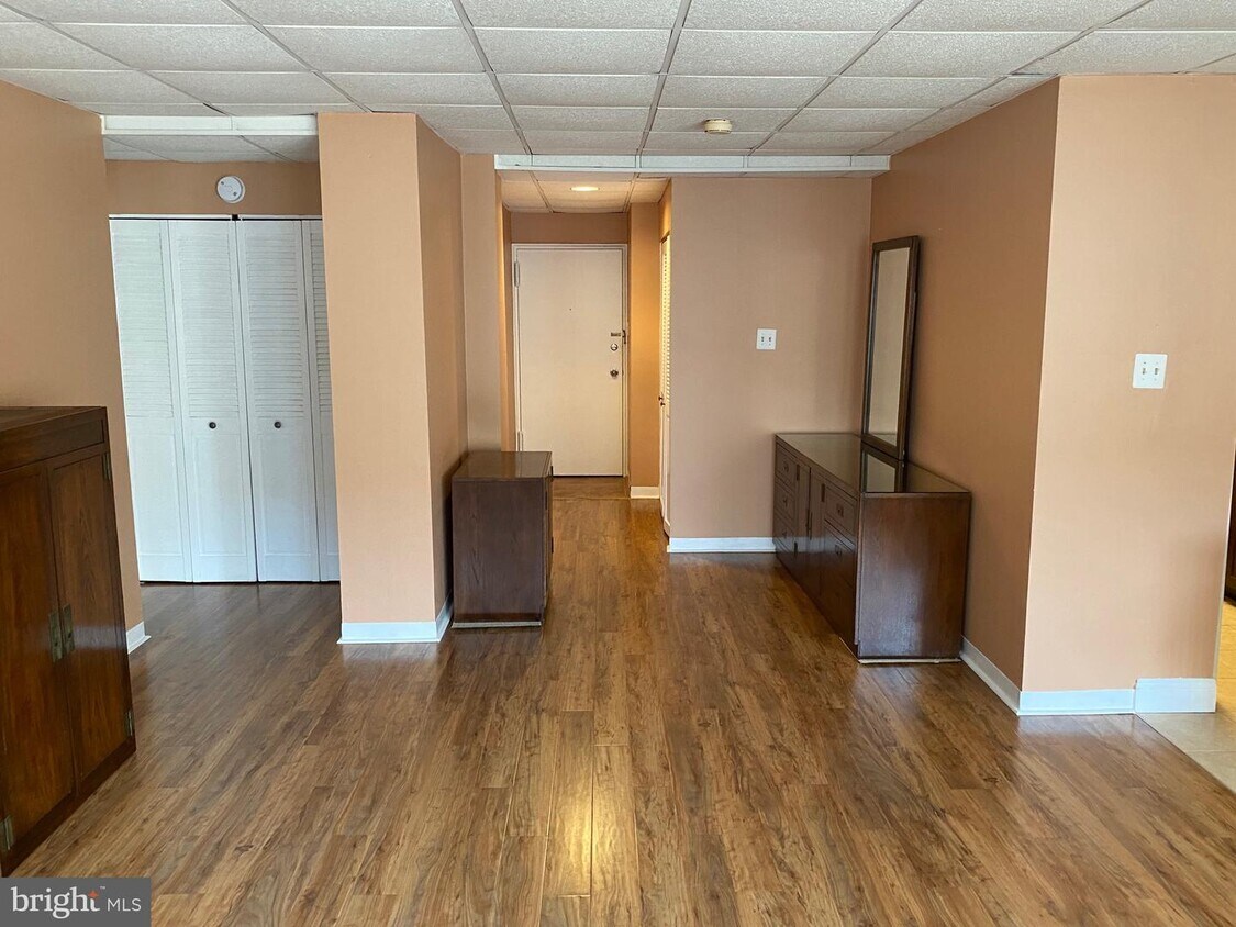 2834 Atlantic Ave Unit 1102, Atlantic City, NJ 08401 Room for Rent in