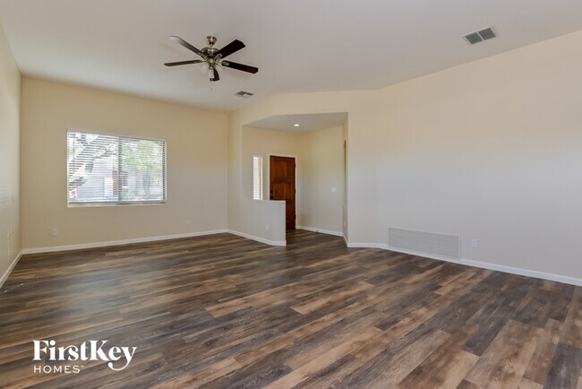 Building Photo - 8503 North Sunny Rock Ridge Drive