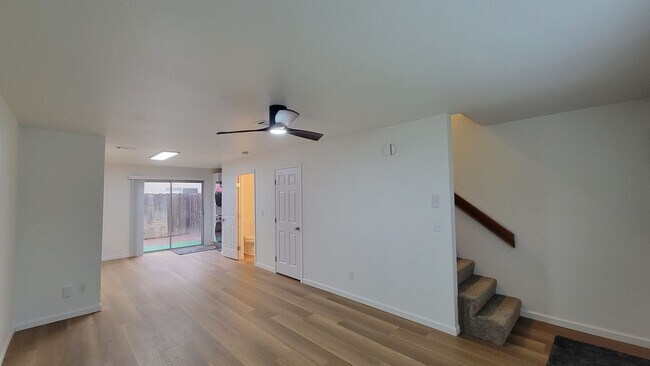 Foto del edificio - 2500 Lawrence St