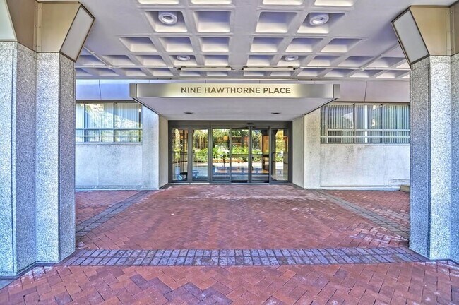 Building Photo - 9 Hawthorne Pl