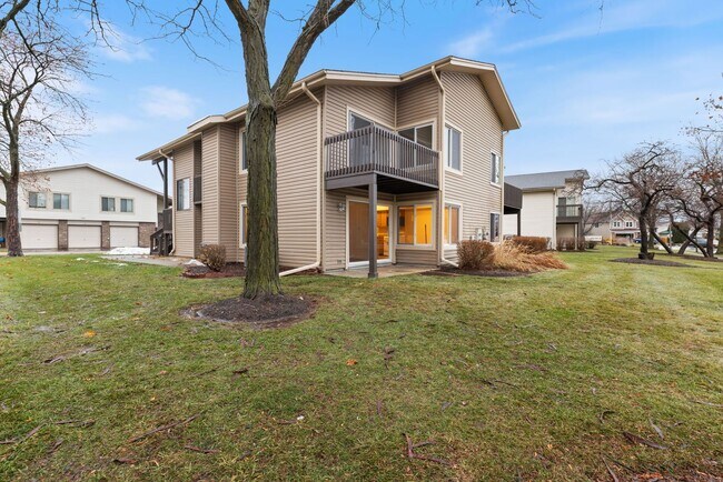 Foto del edificio - 1353 Kingsbury Dr