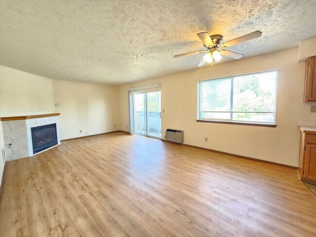 Foto del edificio - 12506 E 3rd Ave