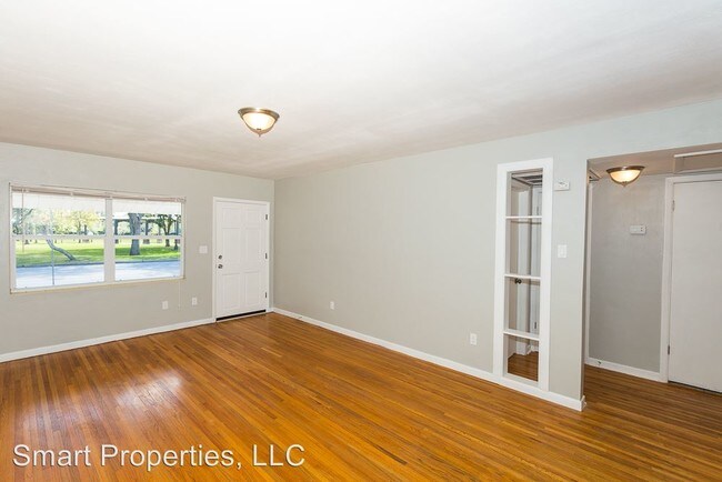 Building Photo - 509 Ariana St