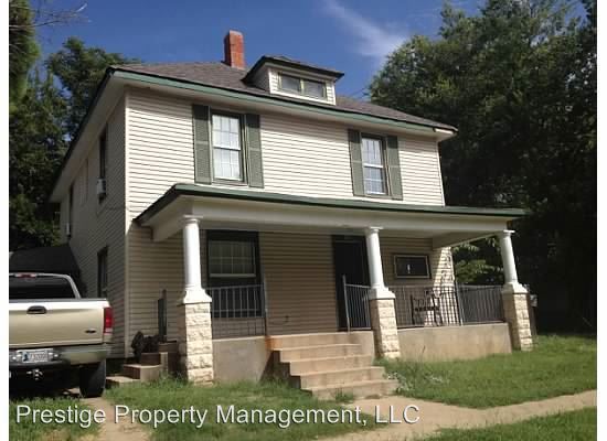 Building Photo - 310 S Elm St