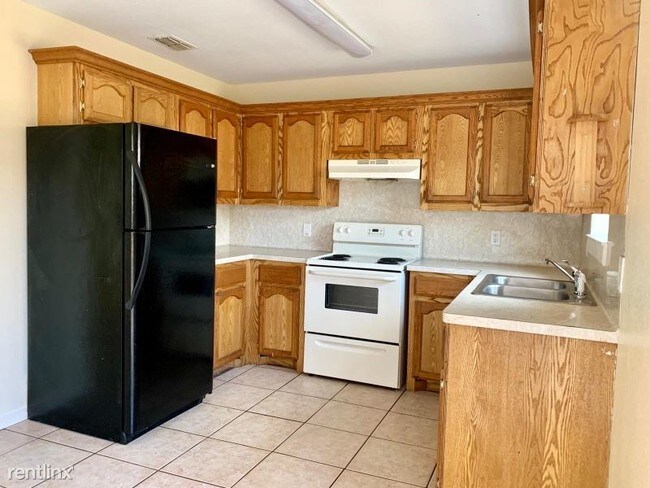 Building Photo - 2 br, 2 bath Apartment - 800 W Bronze St