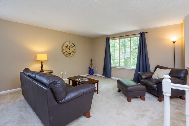 Foto del edificio - 11601 Five Cedars Rd