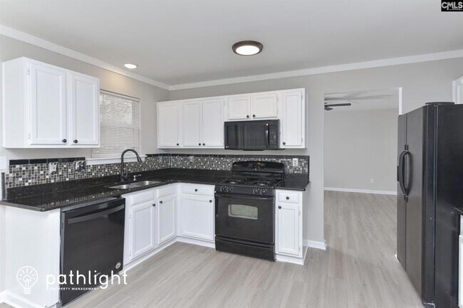 Building Photo - 11 Red Cedar Dr