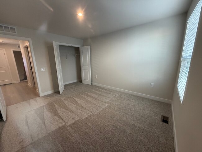 Building Photo - 951 Pemberley St