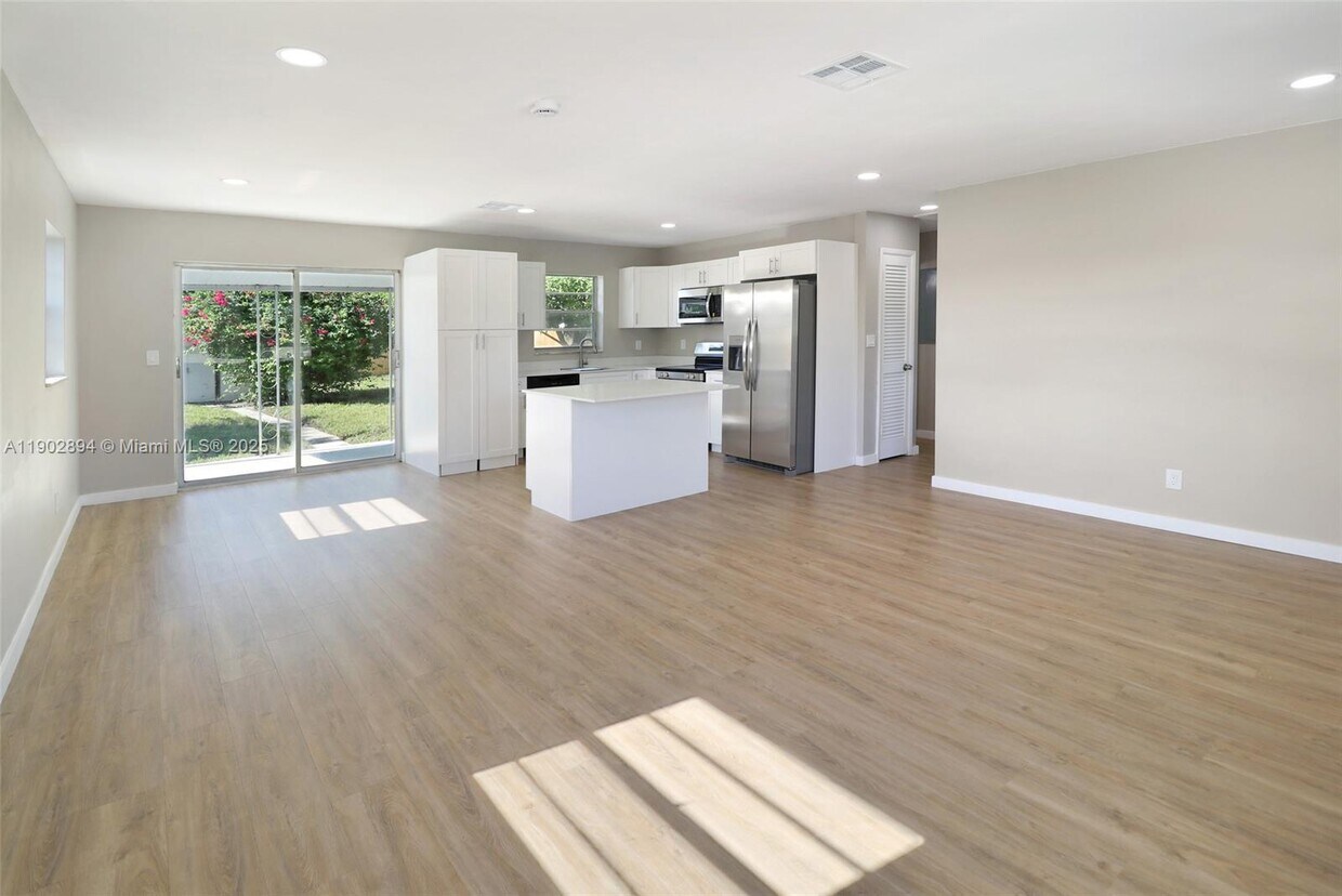 Foto principal - 5654 Papaya Rd