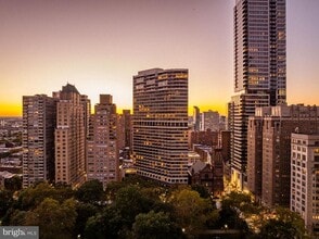 Building Photo - 210 W Rittenhouse Square