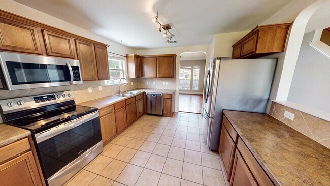 Building Photo - Highly sought House Creek North Subdivisio...
